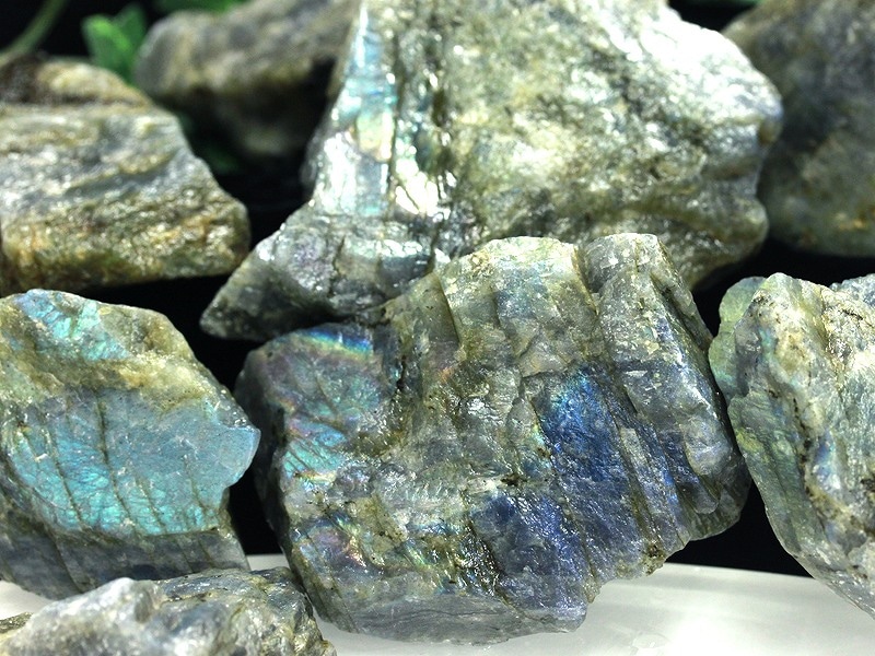 ≪原石祭り20%OFF≫希少レア！☆神秘的なシラー効果☆魅惑の輝き