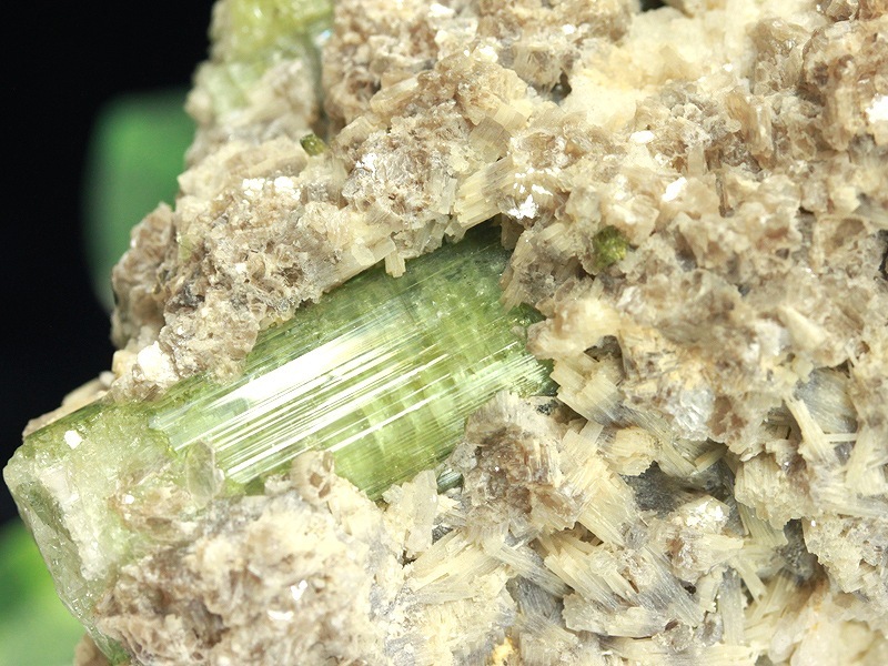 グリーンダイヤモンドカルサイト（クォーツ＆ヘマタイト母岩付き） グリーンダイヤモンドカルサイト（クォーツ＆ヘマタイト母岩付き