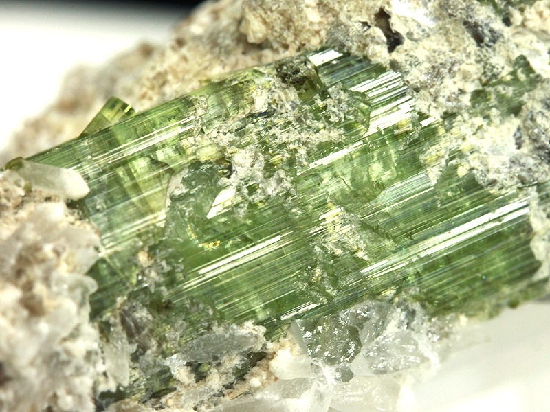 天然石原石トルマリン水晶共生クラスターガーデンクォーツグリーン