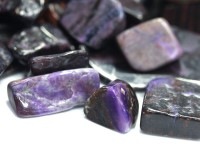 【決算前超特価SALE】限定入荷！★落ち着いた深い色合い★世界三大ヒーリングストーン★天然石/原石さざれ/スギライト/LLサイズ/100g/粒サイズ約4-28mm【天然石/パワーストーン】【アメリカツ