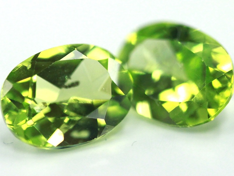 限定入荷☆極上!透明度抜群◎輝く高発色グリーン☆宝石ルース 限定入荷☆極上!透明度抜群◎輝く高発色グリーン☆宝石ルース