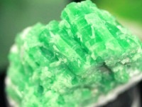 【1点もの】希少コレクターズアイテム！★鮮やかなグリーンカラー/密集結晶★世界四大宝石★天然原石/エメラルド原石/13g/1個【ネコポス不可】【天然石/パワーストーン】【アメリカツーソン・香港展示会・