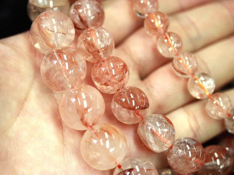 ⚠️注意‼️発送が特定月末の限定品 　赤は魔を払う縁起の良い石　おすすめの古い原石 ⚠️注意‼️発送が特定月末の限定品 赤橙は魔を払う