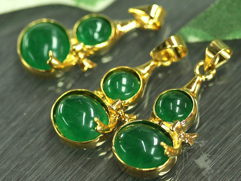 ミャンマー産 天然本翡翠 印材 ヒスイ印鑑 (2個)★美しい石目★ ミャンマー産 天然本翡翠 印材 ヒスイ印鑑 (2個)☆美しい石目☆ 本