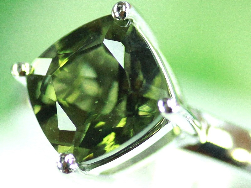 チェコ共和国産】極上宝石質モルダバイト silver925 宇宙デザインブレス