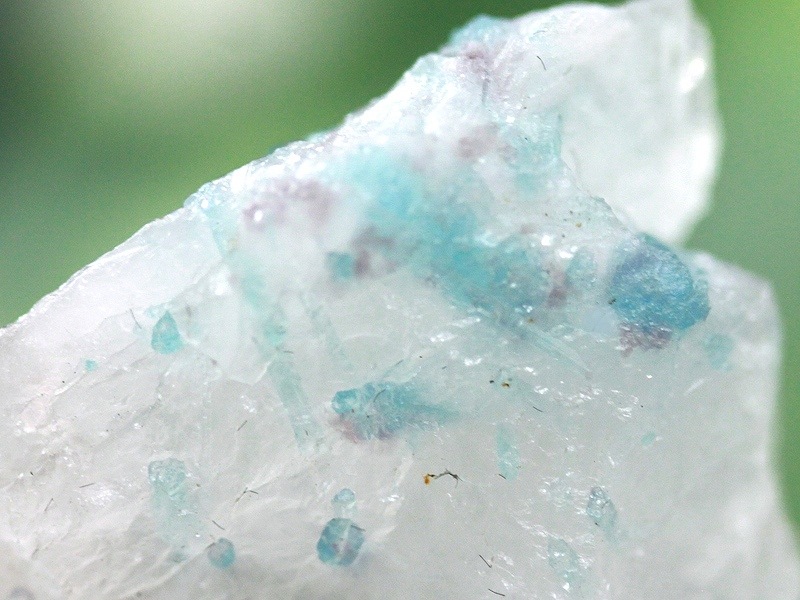 大特価！パライバトルマリン原石