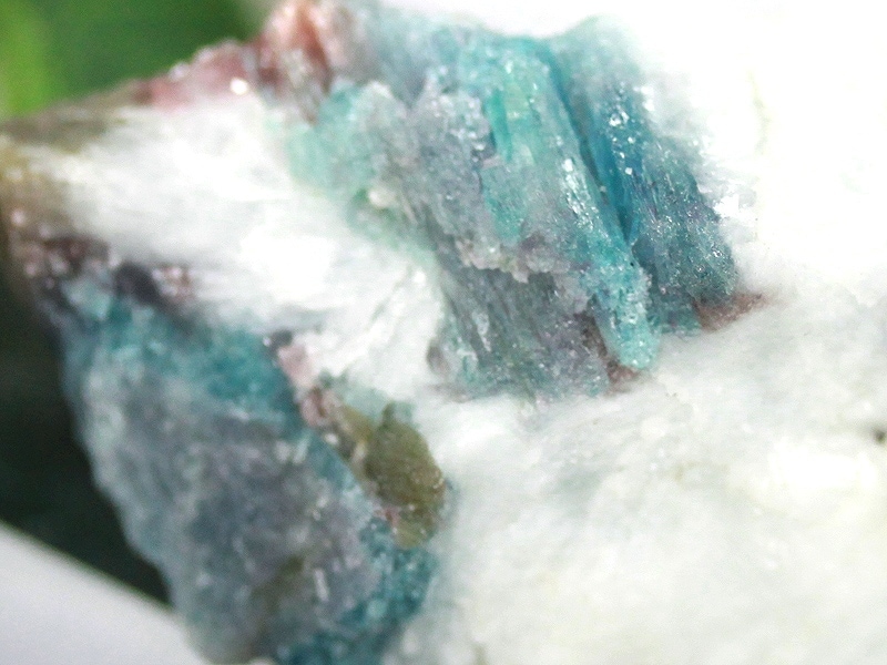 ≪原石祭り30%OFF≫【USAツーソンミネラルショー商品】世界三大希少石  