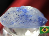 ≪原石祭り30％OFF≫【USAツーソンミネラルショー商品】超プレミア！水晶に浮かぶ深いブルー★流通量極少アイテム★ブラジル/バイーア州産★FAランク/天然原石/デュモルチェライトインクォーツ（Dum
