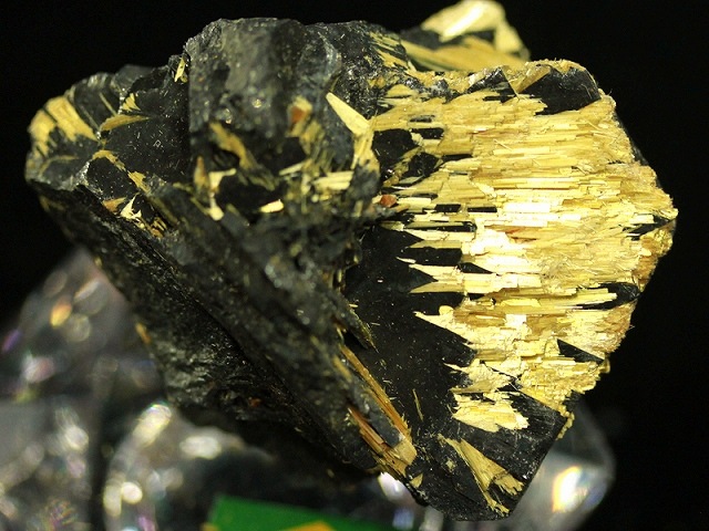 t*t様 リビアンデザートグラス・リビアングラス 隕石　重さ113g リビアンデザートグラス・リビアングラス 隕石 重さ113g - メルカリ