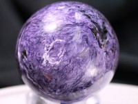 【USAツーソンミネラルショー商品】1点物！超希少！美麗★世界三大ヒーリングストーン★極上照り・艶★ロシア/ムルン山脈産/天然石/チャロアイト丸玉ボール(Charoite/チャロ石)/80mm/1個【