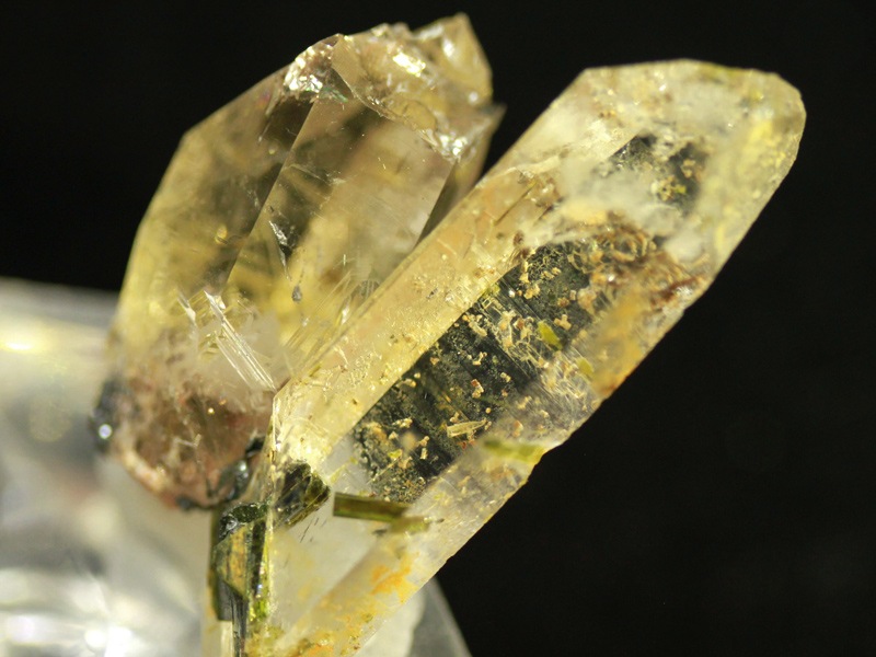 天然石極上スモーキーゴールドルチル原石約227g