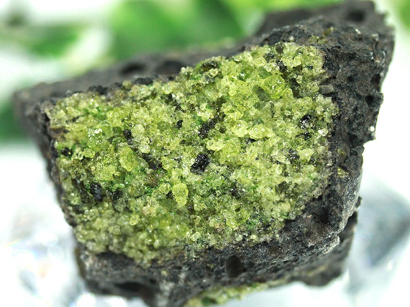 ビッグサイズペリドット母岩天然石パワーストーン