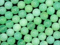 【USAツーソンミネラルショー商品】希少産出！★鮮やかな発色と透明度★アップルグリーンカラー★別名『オーストラリア翡翠』★オーストラリア産★天然石ビーズ/クリソプレーズ（緑玉髄/Chrysoprase