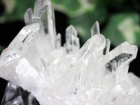 ≪原石祭り20%OFF≫【USAツーソンミネラルショー商品】極上、超希少！★虹色に輝く天然レインボー★透明度◎！キラキラ針状群生★アメリカ/アーカンソー州産★5A/天然原石/針状レインボー水晶クラスタ