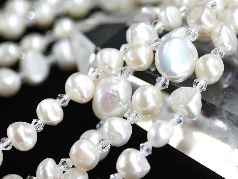 天然石 ライトグレーの淡水パール＆水晶のネックレス 本真珠