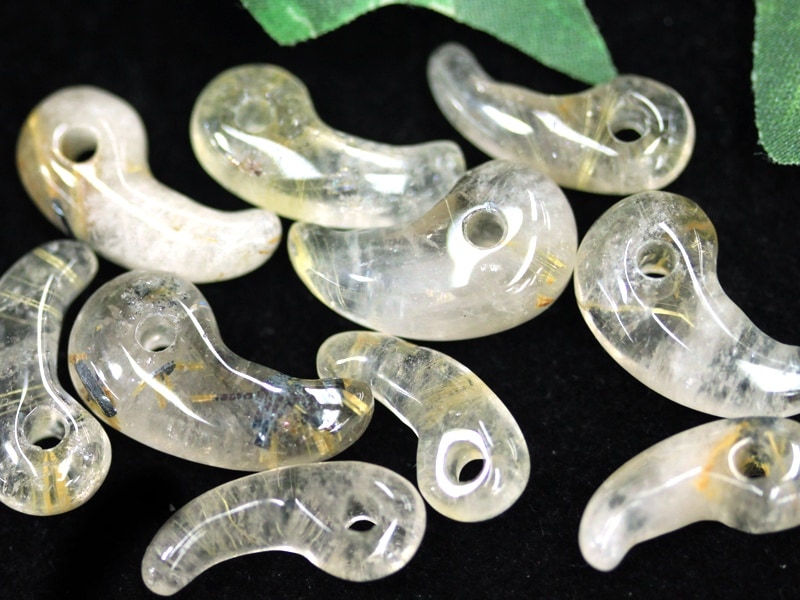 ルチルクォーツ勾玉3点セット 激安！限定入荷！☆金運・財運の石☆天然石⁄勾玉（まがたま）⁄ゴールド