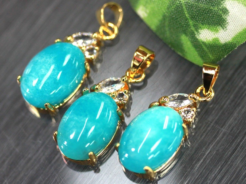 限定セール！青緑から赤紫へ色が変わる神秘的なアレキサンドライト１ｃｔ六角リング 限定セール！青緑から赤紫へ色が変わる神秘的な