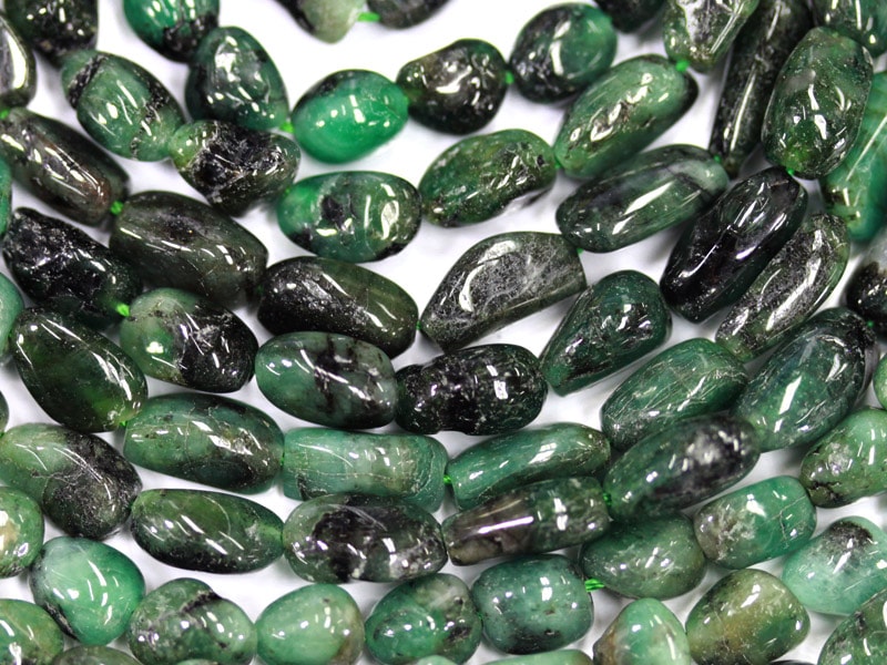 エメラルドグリーンの天然石 楽天市場】エメラルドグリーン（天然石（原石）｜パワーストーン