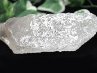 【USAツーソンミネラルショー商品】1点物★珍しい凸凹結晶★レインボー虹入り★ブラジル産★天然原石/水晶六角柱ポイント(石英/Cluster/Crystal/Quartz)/約315g/1個【天然石/
