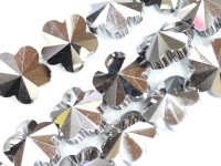 キラキラカット★限定入荷★ファッションビーズ/メタリックシルバー/フラワーカット/13×8mm/1連（約31cm）【天然石/パワーストーン】【アメリカツーソン・香港展示会・世界各地出展品買い付け】|ガ