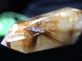 【1点物！】金運・財運の石★天然原石/太陽放射ゴールドルチル六角柱ポイント（金紅石入り水晶/Rutilelated quartz）/約98g/1個【アメリカツーソン・香港展示会・世界各地出展品買い付け