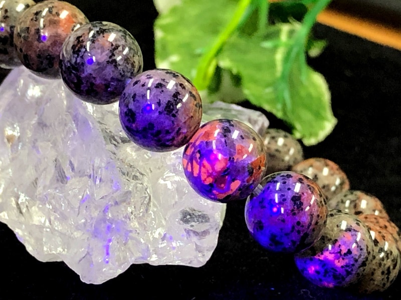 ❤シルバーオブシディアン❤蓮❤チャロアイト❤ラルビカイト❤虹入り