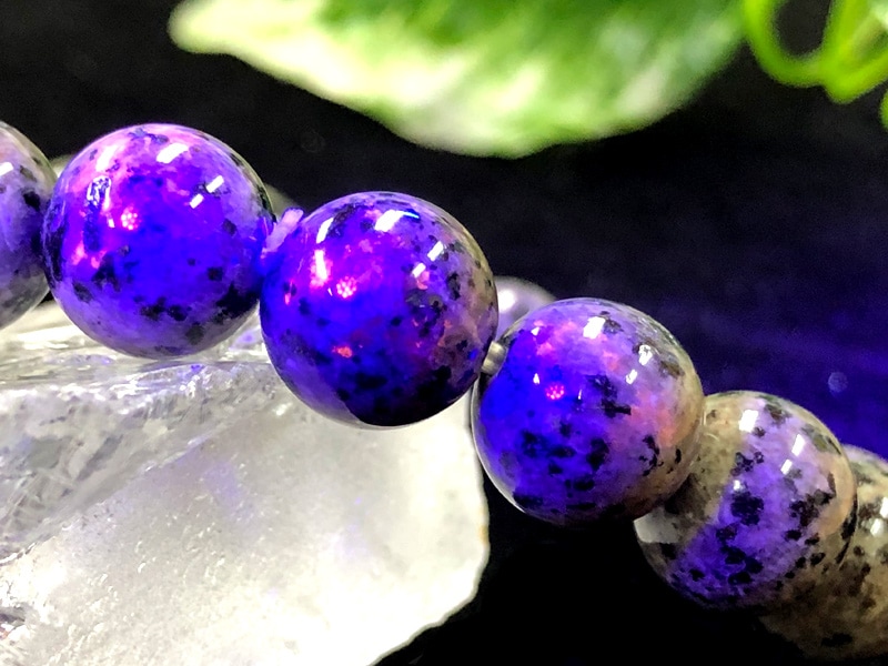 ❤シルバーオブシディアン❤蓮❤チャロアイト❤ラルビカイト❤虹入り