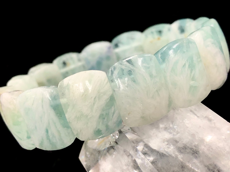 たっぷり天使の羽！☆天然石ブレスレット/エンジェルフェザーフロー