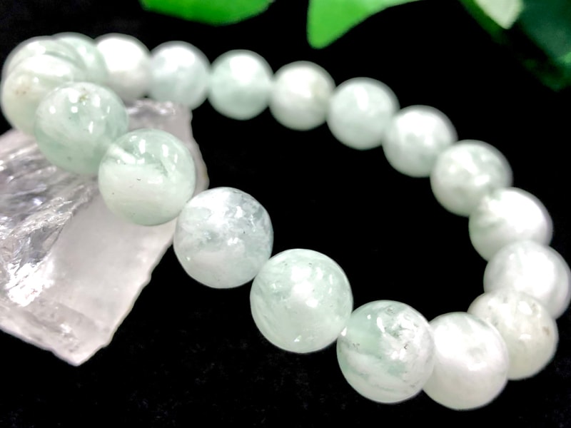 たっぷり天使の羽！☆天然石ブレスレット/エンジェルフェザーフロー