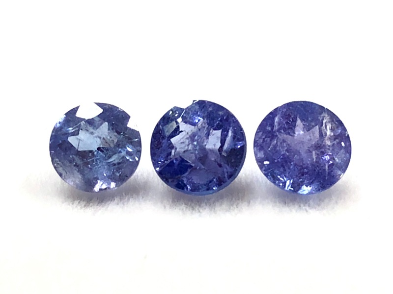 光によって色を変える幻想的な石☆チェンジカラー☆宝石ルース