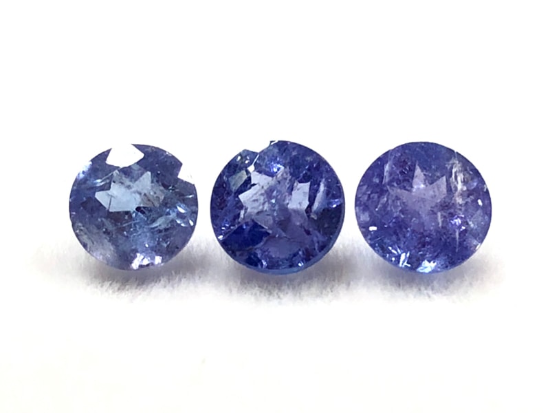 光によって色を変える幻想的な石☆チェンジカラー☆宝石ルース
