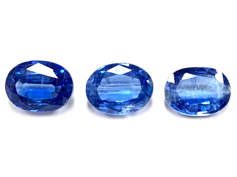 美しいブルーカラー☆宝石ルース/カイヤナイト（藍晶石/Kyanite