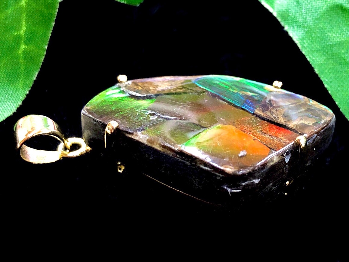 1点物】超激レア！虹色に輝くイリデッセンス☆アンモナイト化石宝石