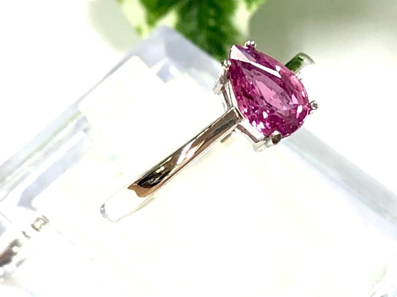 世界四大貴石☆濃密カーネーションカラー】ピンクサファイア リング