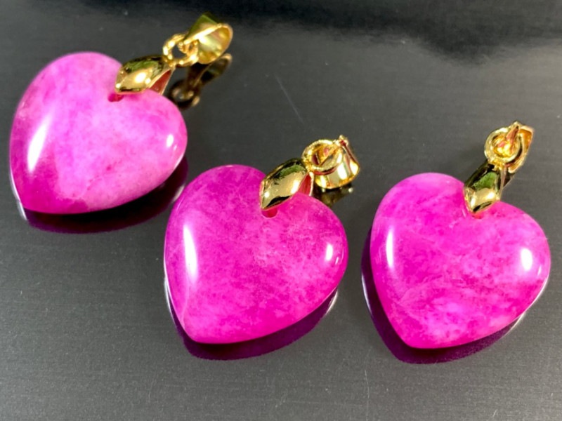 限定入荷 繁栄 成功 健康の石として幅広い年代に定番人気 天然石 紫翡翠 ひすい ジェイド Jade ペンダントトップ ハート ゴールドカラー 1個 天然石 パワーストーン アメリカツーソン 香港展示会 世界各地出展品買い付け 天然石やパワーストーンの卸 限定入荷 繁栄 成功 健康の石として幅広い年代に定番人気 天然石 紫翡翠 ひすい ジェイド Jade ペンダントトップ ハート ゴールドカラー 1個 天然石 パワーストーン アメリカツーソン 香港展示会 世界各地出展品買い付け 天然石やパワーストーンの卸