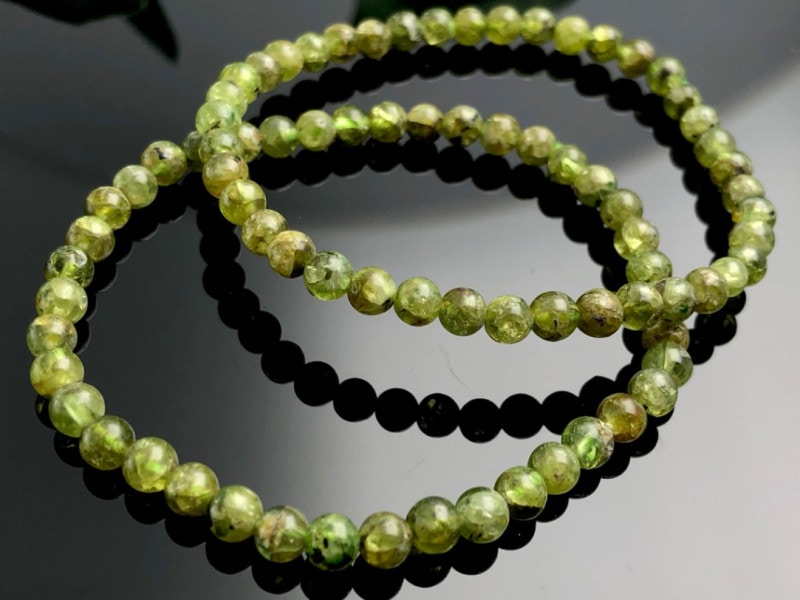 人気石！高発色グリーン☆天然石ブレスレット/ペリドット（Peridot