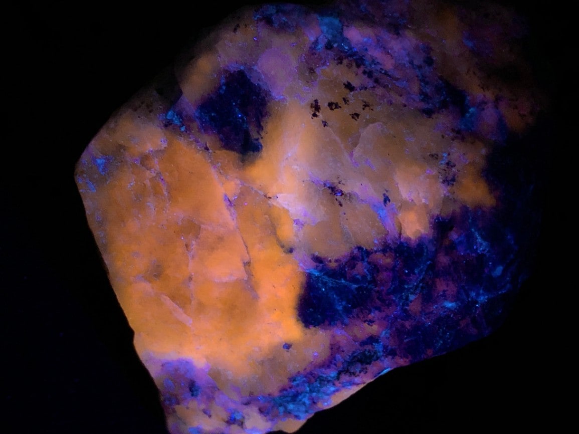 1点物】希少石☆蛍光タイプ☆アフガニスタン産☆天然原石/アフガナイト