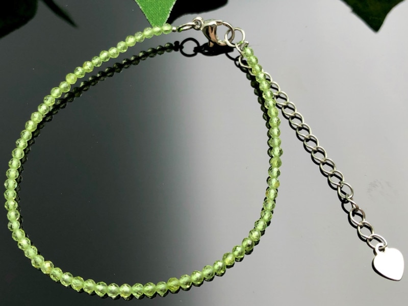華やかなグリーンカラー 天然石ブレスレット/ペリドット(橄欖石