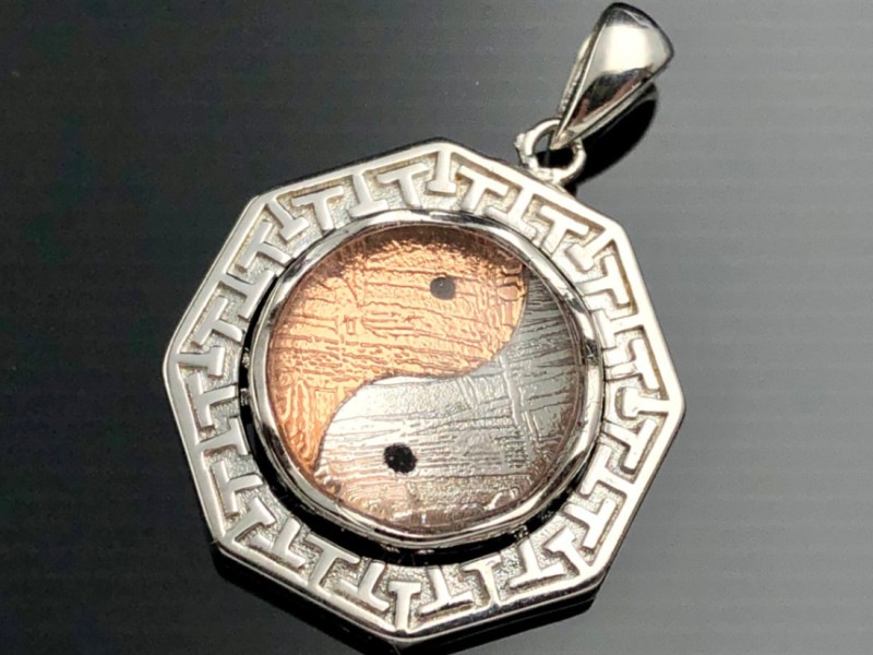 宇宙から飛来した神秘の石☆sv925/天然石ペンダントトップ/ギベオン  