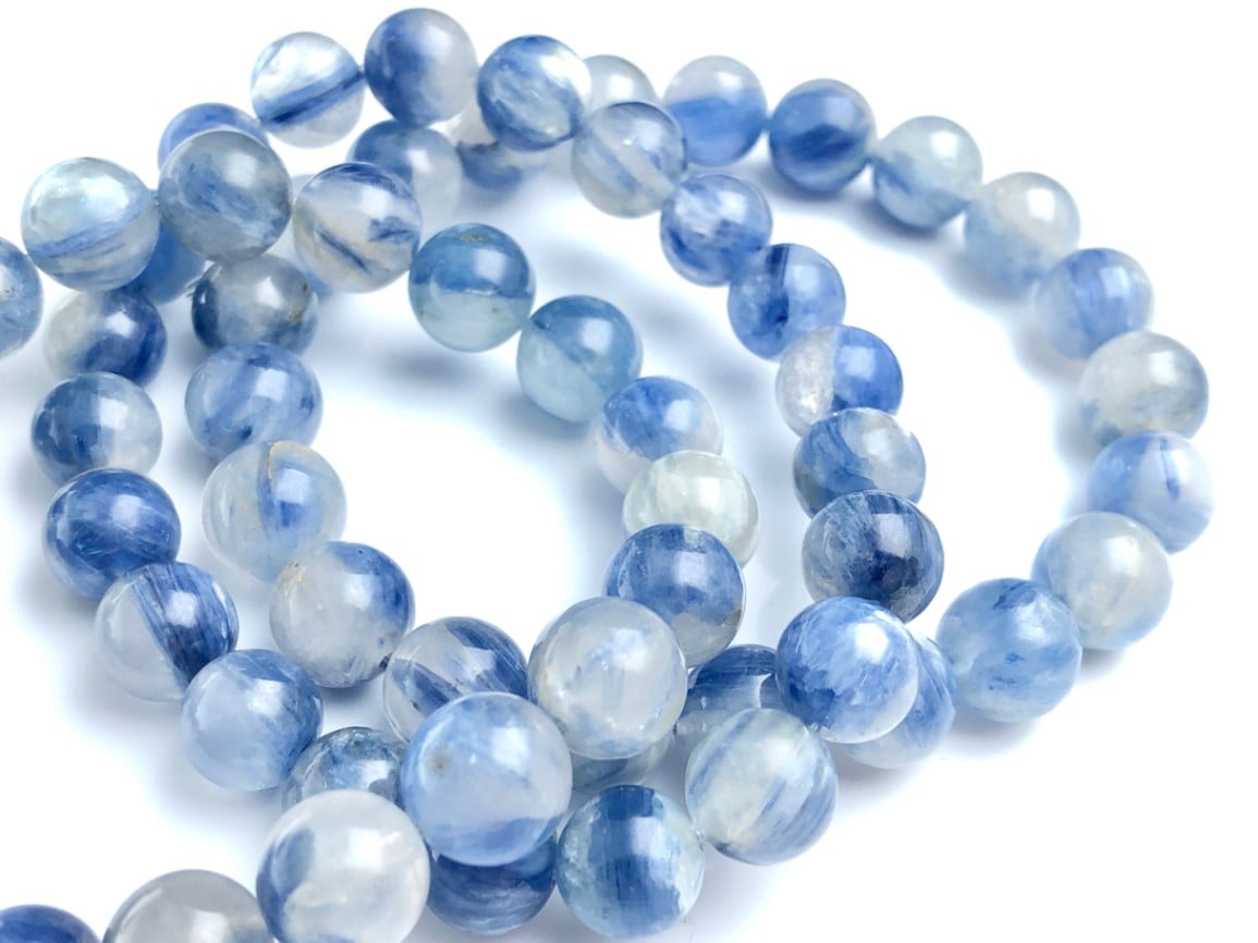 美しく輝くシラー☆天然石ブレスレット/アイスブルーカイヤナイト