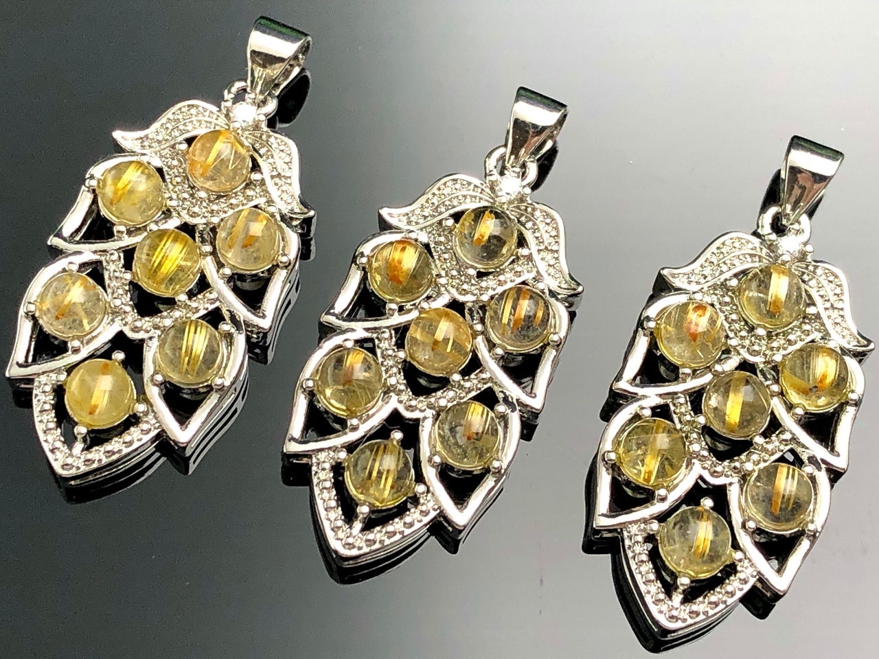 【虹入りタイチンルチル】ペンダントトップ共生ゴールドルチル天然石金運財運希少 虹入りタイチンルチル】ペンダントトップ共生ゴールドルチル天然石金運