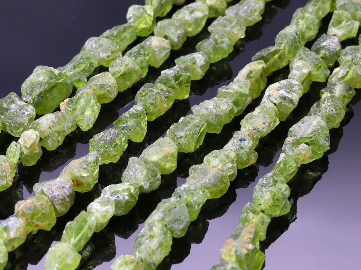 クリア ペリドット　6mm　１連（約３８ｃｍ）天然石　パワーストーン 実物撮影あります天然保証 高質 8月誕生石 ペリドット