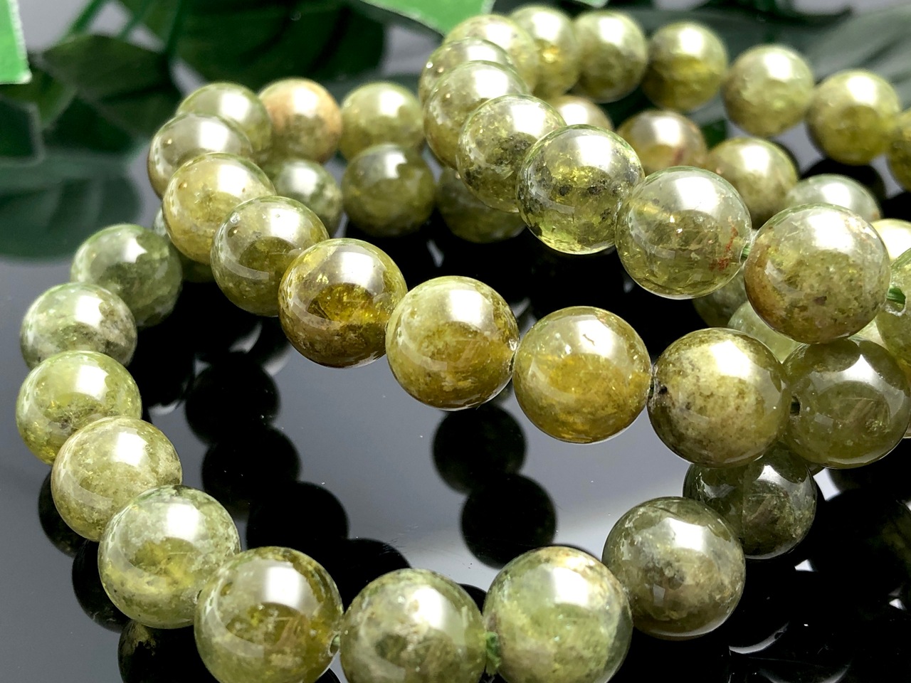 濃厚で深い緑色☆天然石ブレスレット/グリーンガーネット