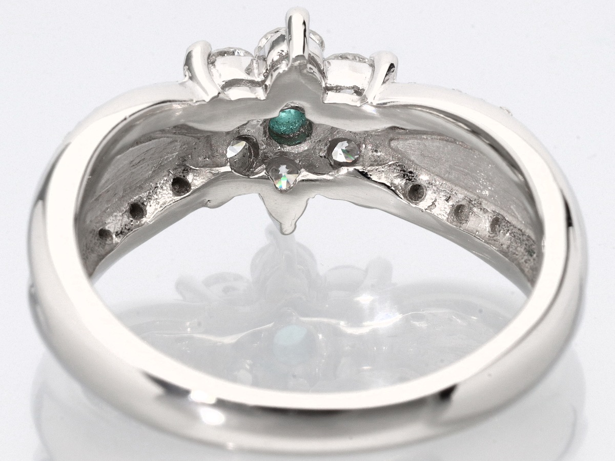 0.65ct ホワイトシルバーダイヤモンド 天然ダイヤモンド原石 ばかばかしい