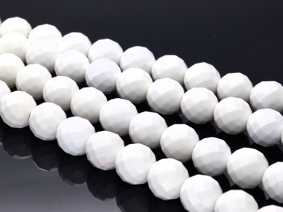 おまとめ専用です♡新作✩黒翡翠、天然白蝶貝、天然ホワイトオニキス、ムーンクォーツ 優しいホワイトカラー☆天然石ビーズ/ホワイトアゲート