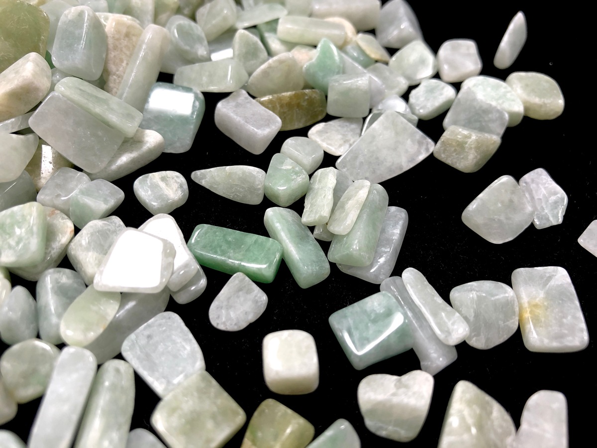 翡翠（ジェイダイト） タンブル | 5月誕生石 | Crystals by Purely
