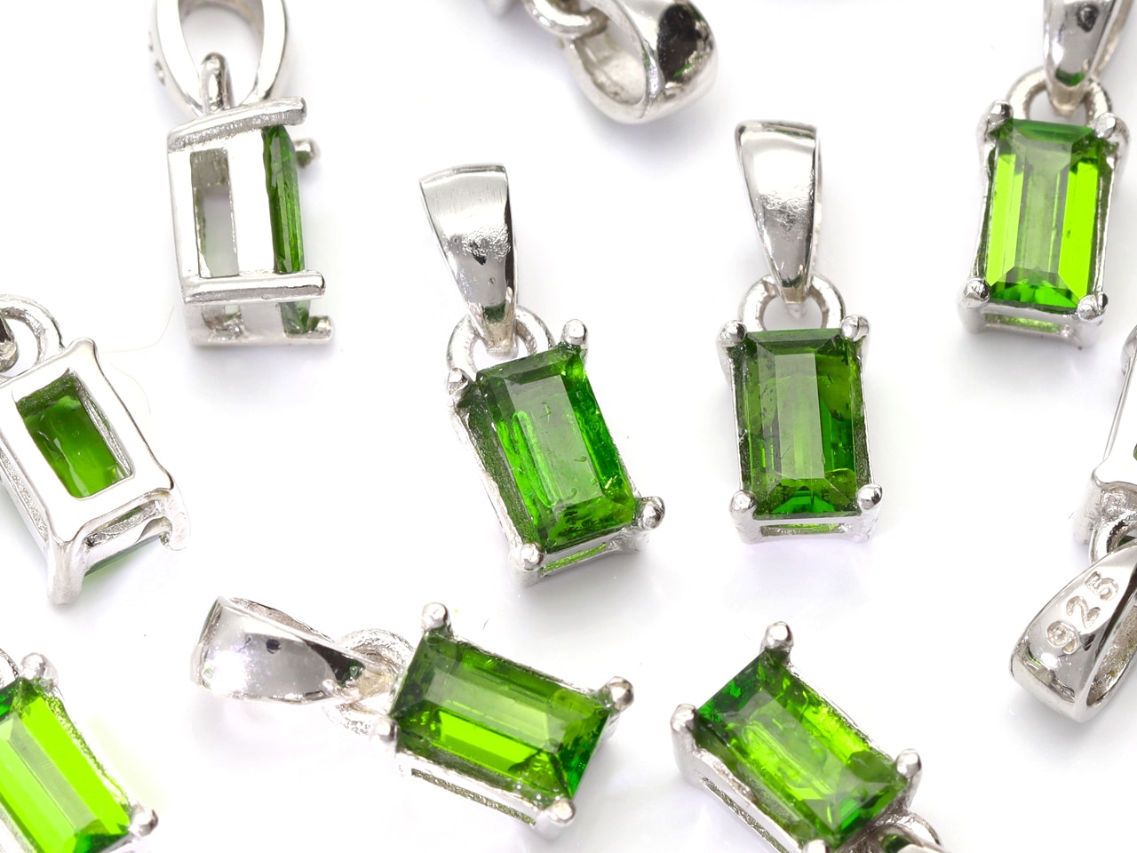 ダイオプサイト ペンダントトップ ロシア産 日本製 SV925 1点もの ネックレス ペンダント シルバー 浄化 お守り 天然石 パワーストーン 5A宝石質 ダイオプサイト ペンダントトップ ラウンドカット1個売り