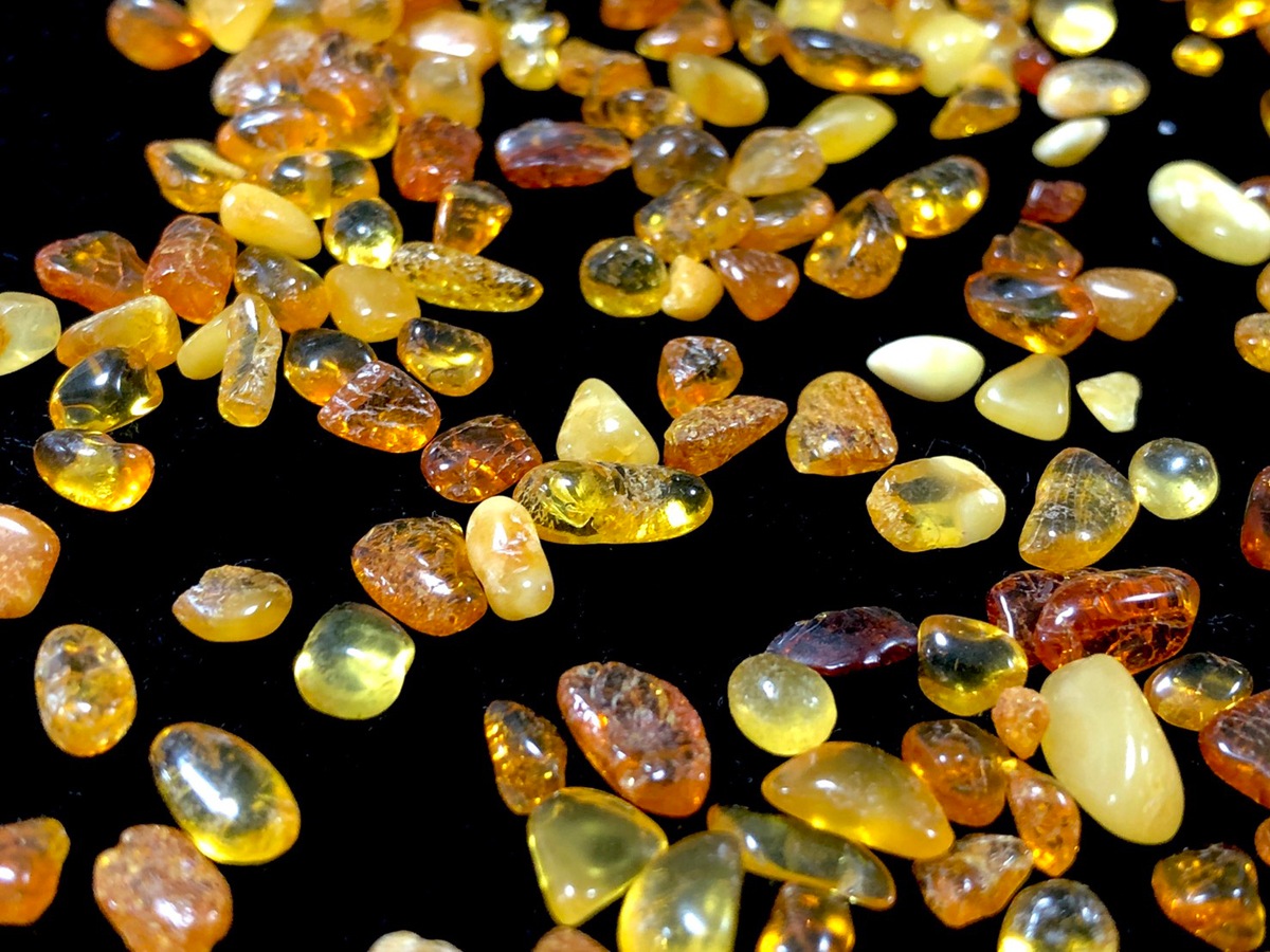 限定入荷☆美しい発色！古代の神秘☆希少バルト海産☆天然石さざれ 