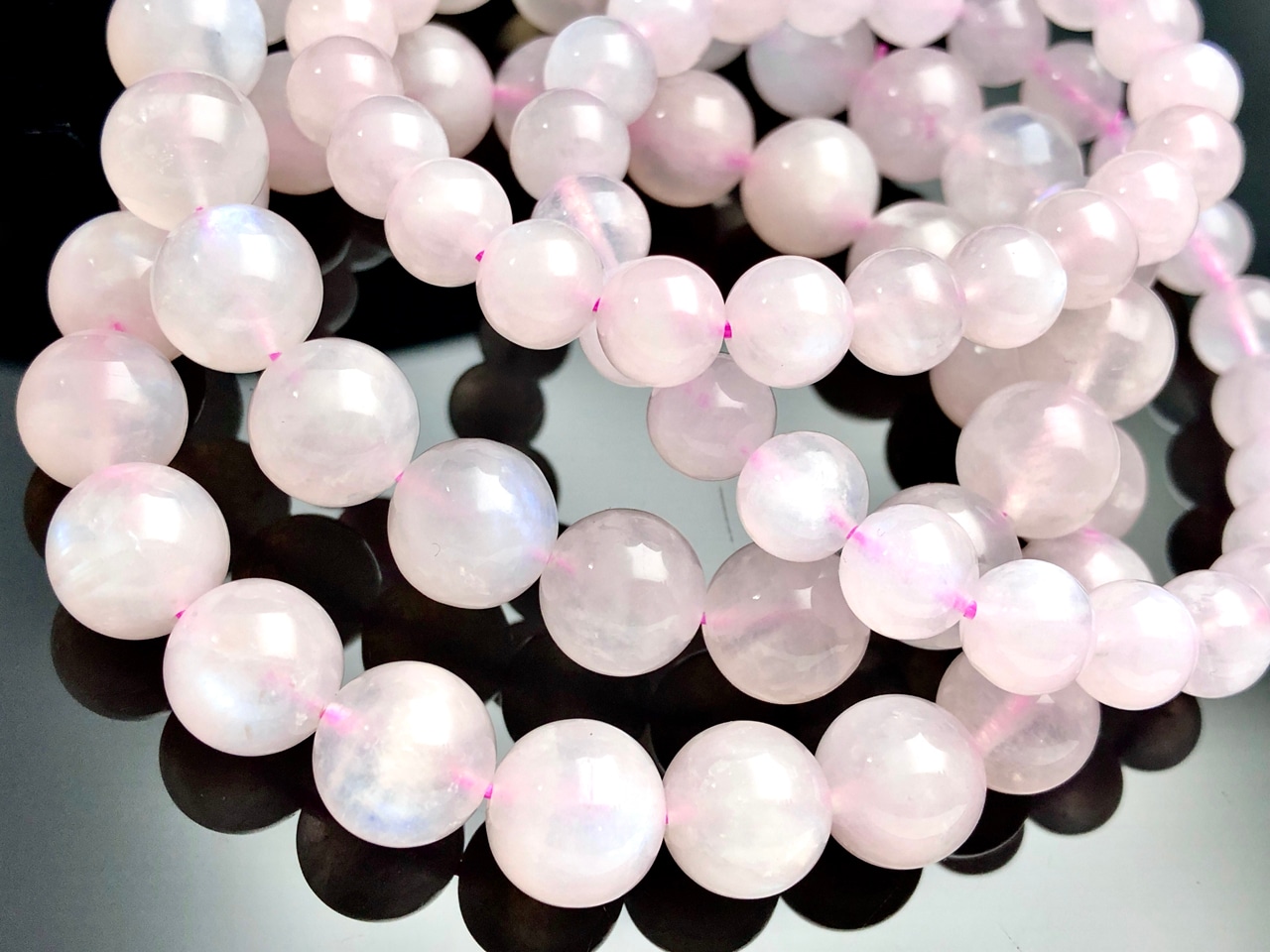 優しいホワイトピンクカラー☆マダガスカル産☆天然石ブレスレット