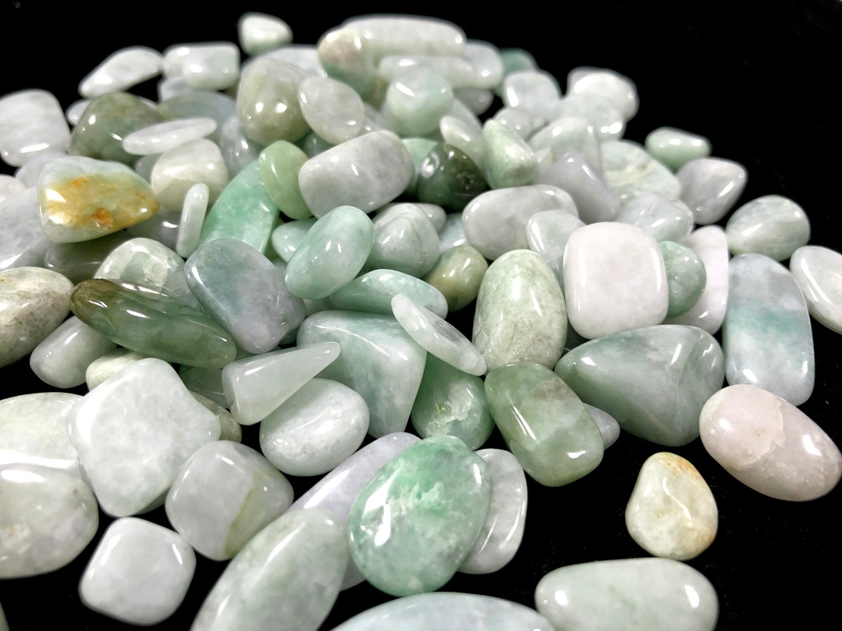 限定入荷☆艶々発色☆天然石さざれチップ/翡翠（ひすい・ヒスイ